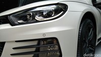 Tidak hanya tampilan terbaru, PT Garuda Mataram Motor kali ini juga memberikan kesempatan para pecinta Volkswagen dan awak media untuk merasakannya VW Scirocco terbaru. Foto: Ruly Kurniawan