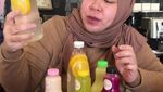 Mau Tahu Gimana Gaya Makan Melly Goeslaw? Intip Lewat 10 Foto Ini