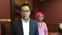 Untuk melatih sebuah pola pikir baru. Bahwa kita harus mendukung proses demokrasi di Indonesia ini yang ternyata kalau dipraktikkan tidak murah, kata lelaki yang karib disapa Kang Emil ini.