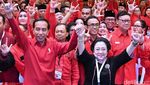 Momen Gandengan Tangan Megawati Antar Jokowi ke Pilpres 2019