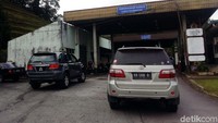 Wan Ali mengaku sengaja datang dari Putra Jaya. Dia tiba di CIQ Tebedu ditemani bersama dengan pejabat imigrasi, bea cukai, dan perwakilan Negara Bagian Serawak Malaysia Rombongan tersebut ingin memantau langsung kondisi Tebedu sebelum direnovasi.