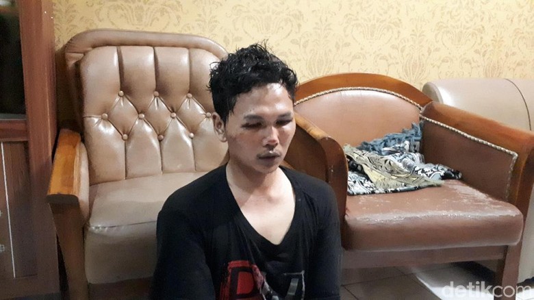 Bikin Gaduh di Masjid, Pria di Bandung Diamankan Polisi Bikin Gaduh di Masjid, Pria di Bandung Diamankan Polisi