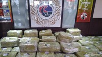 Barang bukti 1,6 ton sabu juga dibawa ke Direktorat Tindak Pidana Narkoba Bareskrim Polri. Foto: Opik/detikcom