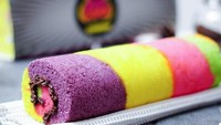 Tak mau ketinggalan dengan seleb lainnya, Melly juga mencoba peruntungan lewat kue kekinian. Yang cantik ini produk kuenya Melly. Kelihatannya enak ya? Foto: Instagram