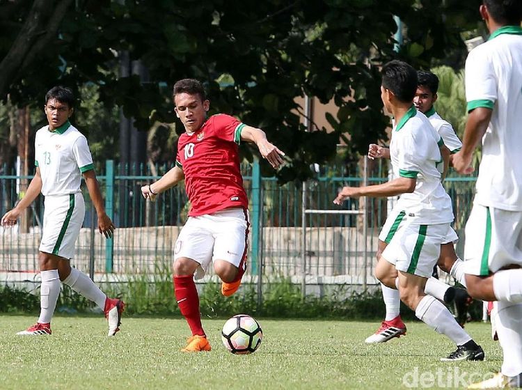 Foto: Kala Timnas U23 dan Timnas U-19 Saling Beradu