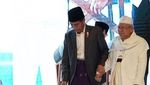 Melihat Momen Jokowi Genggam Erat Maruf Amin di Festival Sholawat