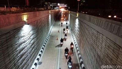 Melihat Cantiknya Underpass Kartini di Malam Hari