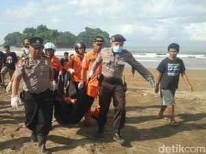 2 Remaja yang Terbawa Arus Sungai saat Memancing Ditemukan Tewas