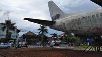 Foto: Pesawat Misterius Di Bali, Ada Di Pinggir Jalan