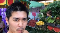 Hiroshi diketahui berdomisili di Bangkok, Thailand.
