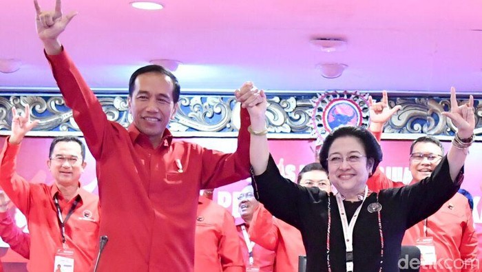 Ketua Umum PDIP Megawati Soekarnoputri umumkan Jokowi sebagai capres yang diusung partainya di Pilpres 2019.