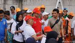 Potret Anies Kerja Bakti di Sepanjang Rel Koja