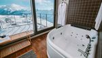 Foto: Resor Ski Keren dari Kontainer Bekas