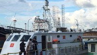 Kapal pengangkut 1 ton sabu yang diselundupkan WN Taiwan di Pantai Anyer, Serang, Banten, berhasil ditangkap petugas gabungan di perairan Mapur, Tanjung Berakit, Pulau Bintan, Kepulauan Riau pada Juli 2017. Kapal membawa 1 ton narkoba dengan nilai Rp 1,5 triliun