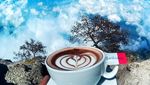 Anti Mainstream! 10 Foto Tunjukkan Pria Ini Bikin Latte Art di Puncak Gunung Indonesia