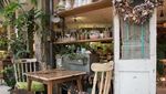 Nikmatnya Menghirup Matcha Latte dengan Suasana Kebun Bunga di Kafe Ini