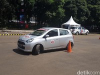Bulan Depan, Pemerintah Mulai Tilang Taksi Online Nakal