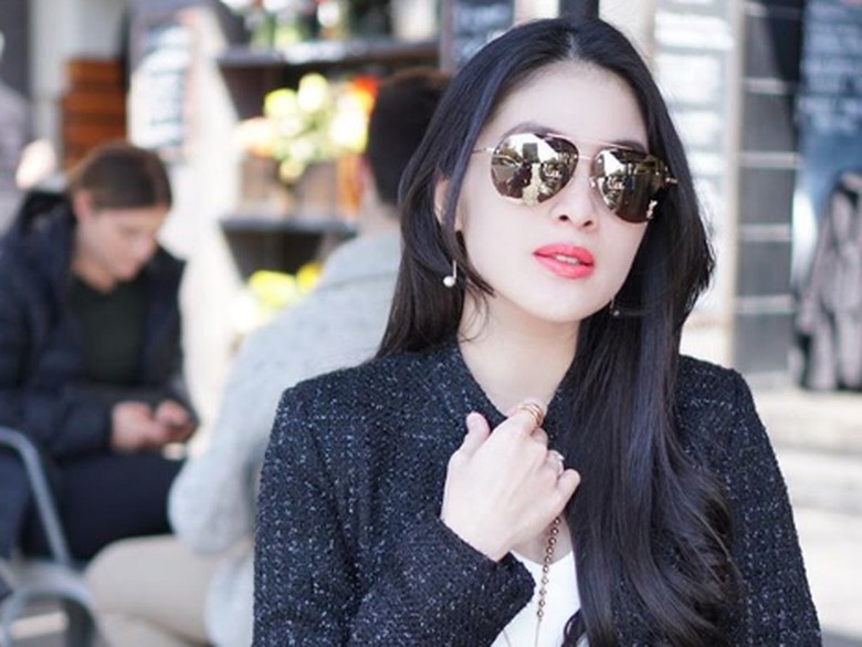 Sandra Dewi Berharap Yeslin Bahagia Usai Gugat Cerai Delon Sandra Dewi Berharap Yeslin Bahagia Usai Gugat Cerai Delon