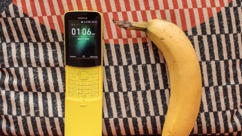 Nokia pun menghidupkan kembali seri 8110 yang disebut sebagai Ponsel Pisang. Foto: HMD Global