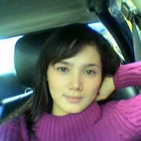 Foto 2003 ini sempat perbincangan netizen karena diunggah berbarengan dengan foto jadul Maia Estianty di Instagram. Foto ini adalah masa2 ngurus keluarga, kuliah, ngeband, ngurus rumah sampe masak jadi satu, tulis Mulan. (Foto: Instagram/Mulan Jameela)