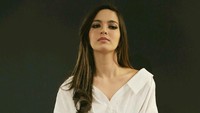 Nia Ramadhani sudah punya tiga orang anak. Tapi, ia tidak kehilangan bentuk tubuh terbaiknya. Masih langsing saja, kan? Foto: Ismail/detikHOT