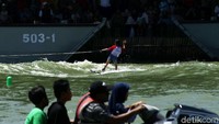 Festival tersebut sanggup menyedot perhatian penonton.