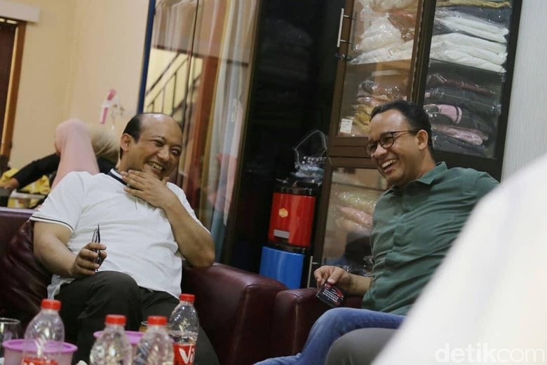 Novel Bela Anies dengan Serempet Jokowi Novel Bela Anies dengan Serempet Jokowi