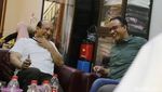 Momen Anies dan Novel Bertukar Kacamata