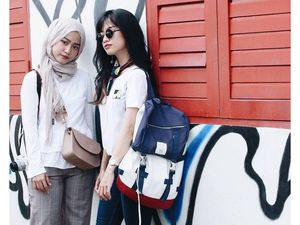 Gaya Sepasang Kembar Identik Cantik dari Indonesia yang Sukses Jadi Blogger
