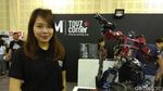 Deretan SPG Cantik yang Bikin Salah Fokus di Toys Fair Balai Kartini