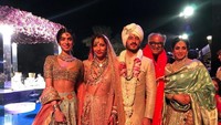 Ini foto yang diunggahnya dua hari yang lalu. Sridevi terlihat saat menghadiri pernikahan saudaranya.  Foto: Instagram/Sridevi
