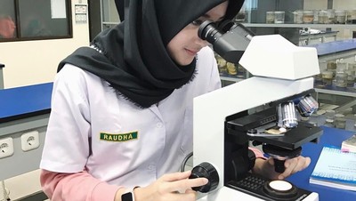 Raudha Kasmir, Calon Dokter Berhijab yang Jadi Finalis Miss Indonesia 2018