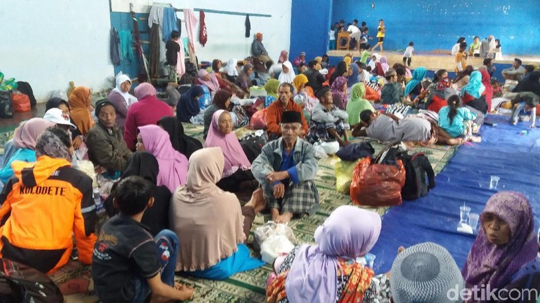 Begini Kondisi Pengungsian Akibat Tanah Retak di Banjarnegara Begini Kondisi Pengungsian Akibat Tanah Retak di Banjarnegara
