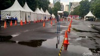 Pantauan detikFinance, Minggu (25/2/2018), sejumlah perlengkapan untuk ujian sudah tampak di GBK Senayan. Di antaranya ialah tempat untuk ujian teori dan ujian praktik mengemudi.