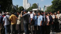 Menteri Perhubungan Budi Karya Sumadi mengatakan, murahnya pembuatan SIM A Umum ini karena disubsidi oleh pemerintah. Serta, ditambah dengan program CSR.