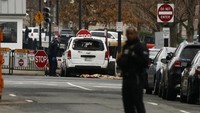 Dinas Rahasia Amerika Serikat telah menangkap pemilik mobil van yang digunakan untuk menabrak pagar pembatas di luar Gedung Putih pada 23 Februari 2018. Foto: Jim Bourg/Reuters