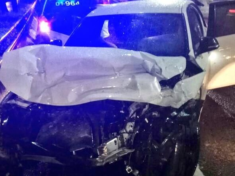 2 Mobil Tabrakan di Tol Slipi Arah Cawang, Kondisinya Ringsek 2 Mobil Tabrakan di Tol Slipi Arah Cawang, Kondisinya Ringsek