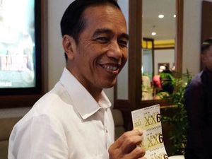 Pamer 3 Tiket, Jokowi Nonton Dilan 1990