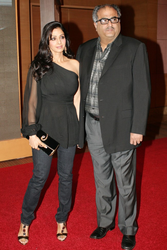  Walikota London Sadiq Khan juga menyampaikan rasa duka cita melalui Twitter.  Sangat menikmati pertemuan dengan ikon Bollywood Sri Devi dalam kunjungan saya ke India baru-baru ini, kicaunya. (Foto: Getty Images)