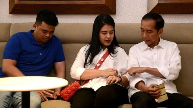 Usai Nonton 'Dilan 1990', Jokowi Akui Rindu Iriana