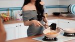 Selain Suka Makanan Jepang, Sandra Dewi Juga Suka Ngemil dan Makan Sate