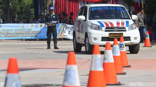 Aturan Baru Taksi Online Berlaku Juni, Ada Sanksi Buat yang Nakal
