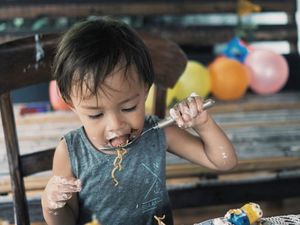 Bjorka Ingin Punya Kakak, Bukan Adik