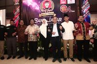 Zulkifli Hasan Dikukuhkan Jadi Tokoh Nasional Pembela Umat