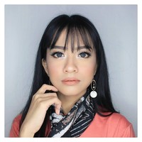 Meski sama-sama aktif menjadi beauty influencer, keduanya bekerja di perusahaan berbeda. Cyndi Adissa bekerja di sebuah market place di kawasan Kuningan, sementara Cynda bekerja di sebuah komunitas kecantikan. (Foto: Instagram/ Cyndi Adissa dan Cynda Adissa)