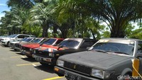 Berbagai macam jenis mobil tua yang memiliki penggemar khusus dari berbagi kalangan, mulai dari tahun 1990 hingga keluaran terbaru di pemerkan di wahana terbesar Indonesia Timur. Foto: Ibnu Munsir