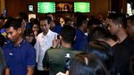 Potret Jokowi Nonton Dilan 1990 Bareng Kahiyang-Bobby