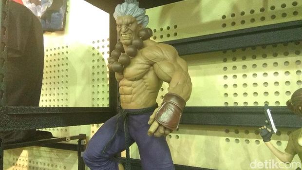 Ada yang Jual Action Figure Seharga Motor di Balai Kartini