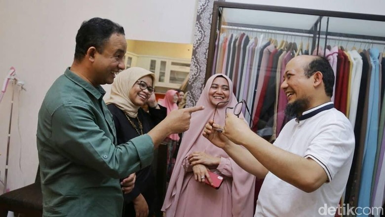 Saat 2 Baswedan, Anies dan Novel Bertukar Kacamata Saat 2 Baswedan, Anies dan Novel Bertukar Kacamata
