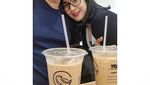 Bersama Keluarga dan Sahabat, Lihat Gaya Seru Novita Angie Kulineran